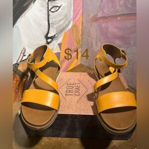 True Craft Women's Mustard Sandals